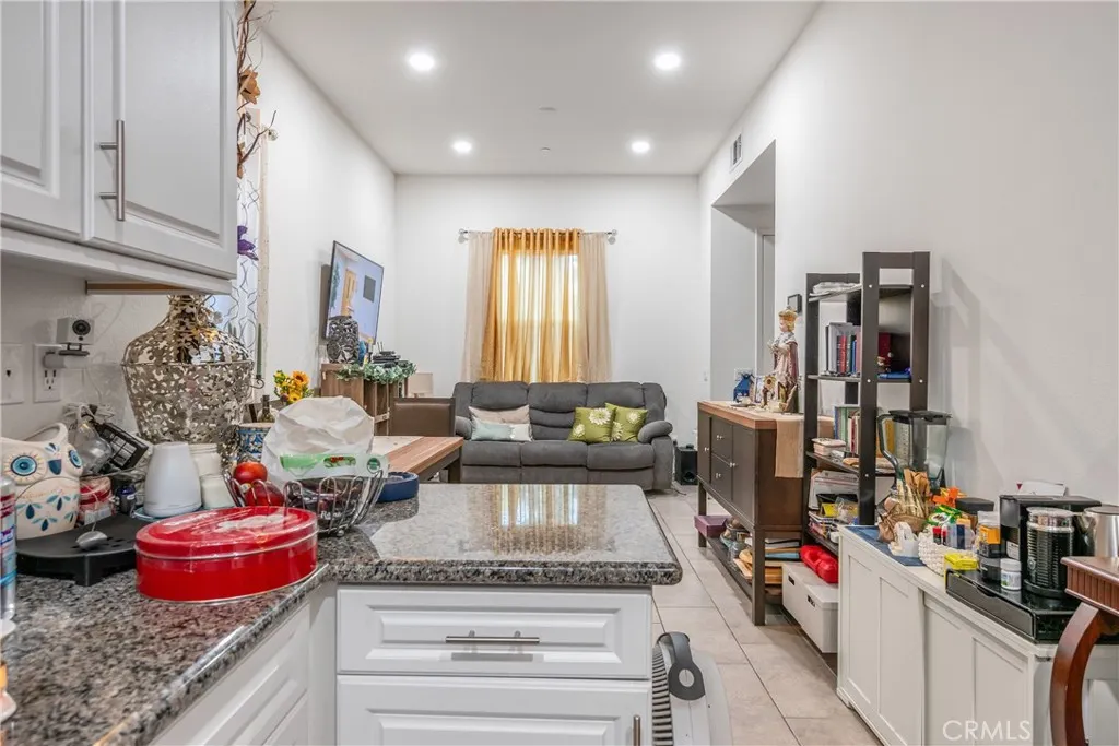 4956 Willow #E