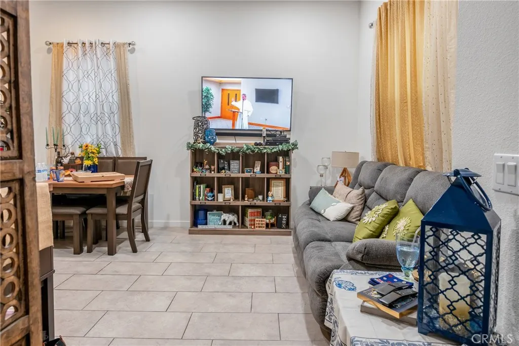 4956 Willow #E