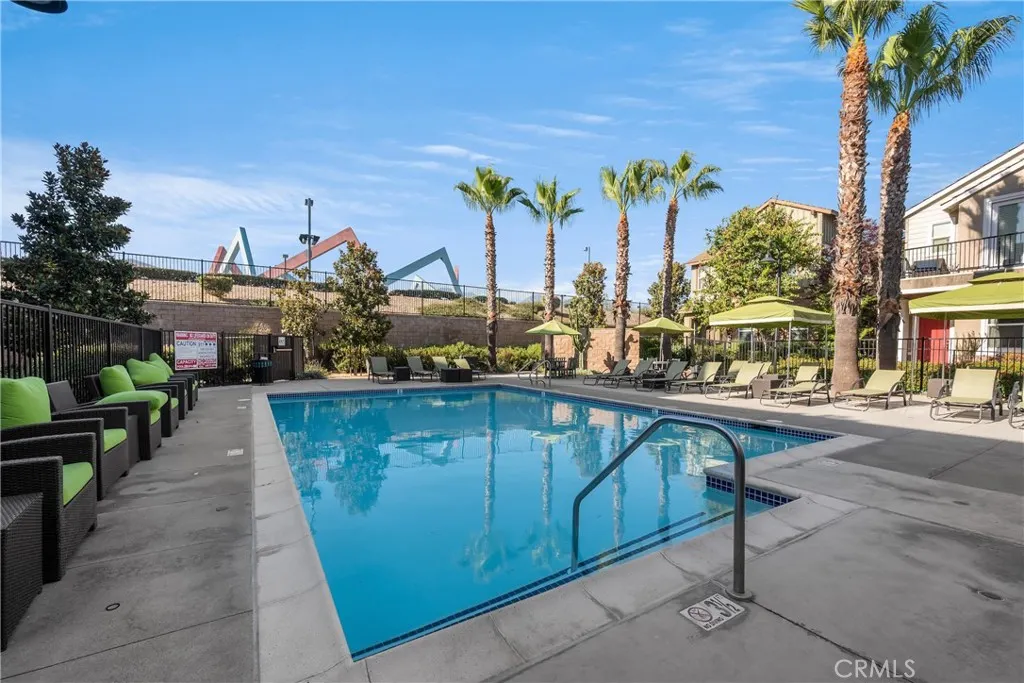 4956 Willow #E