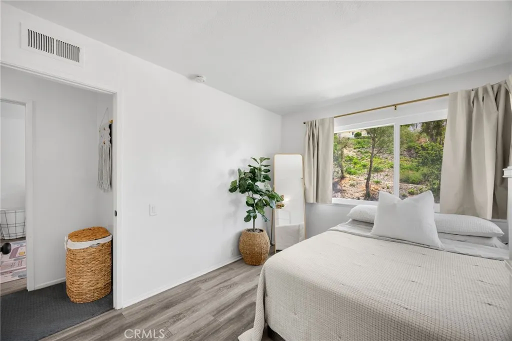 2148 Eveningside