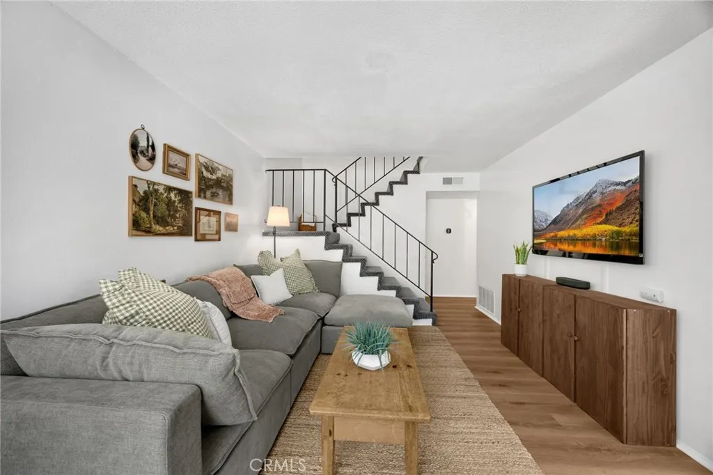 2148 Eveningside