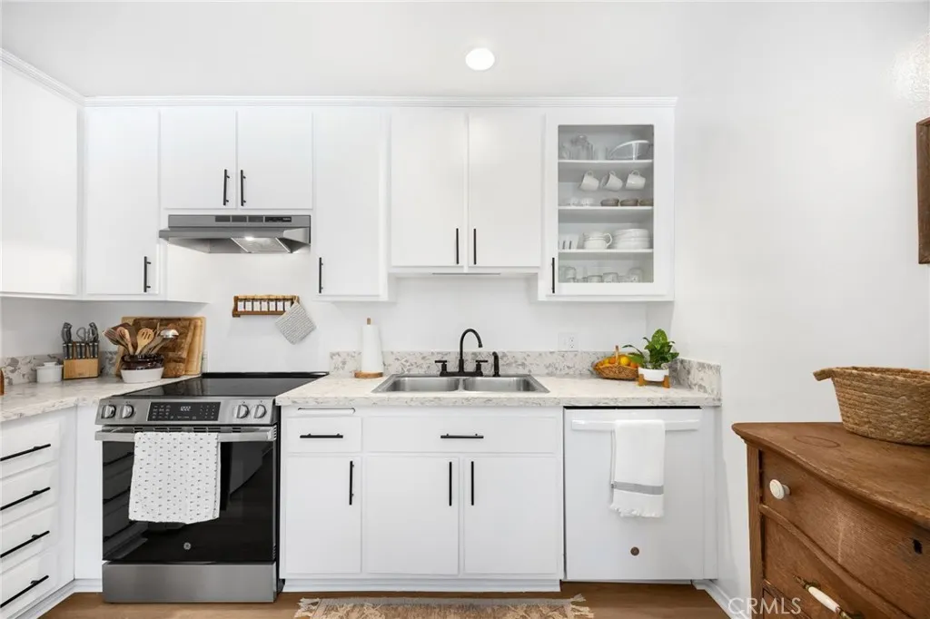 2148 Eveningside
