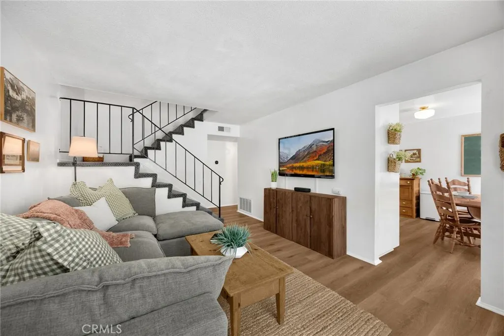 2148 Eveningside