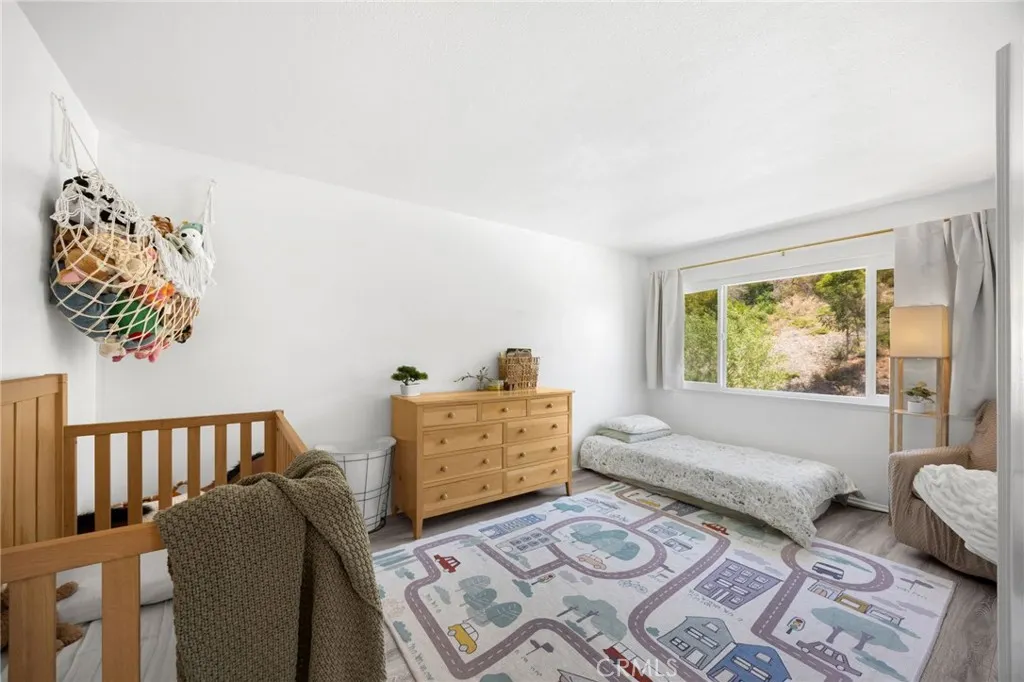 2148 Eveningside