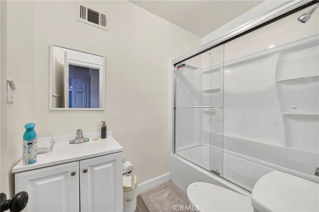 450 W Holt Avenue