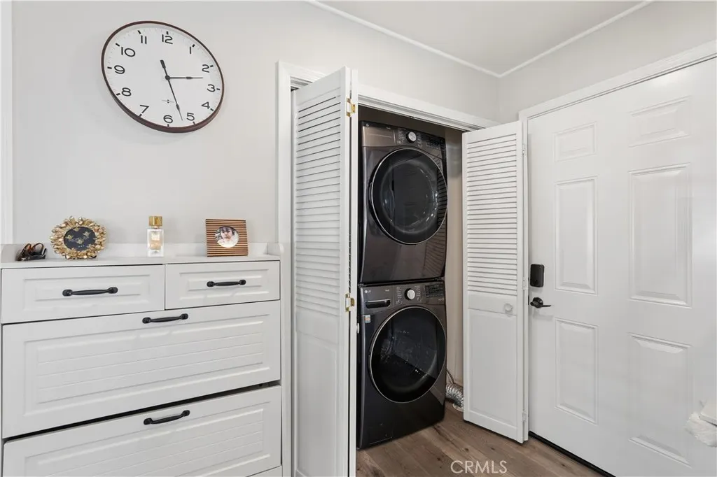 2320 Lake Glen #51