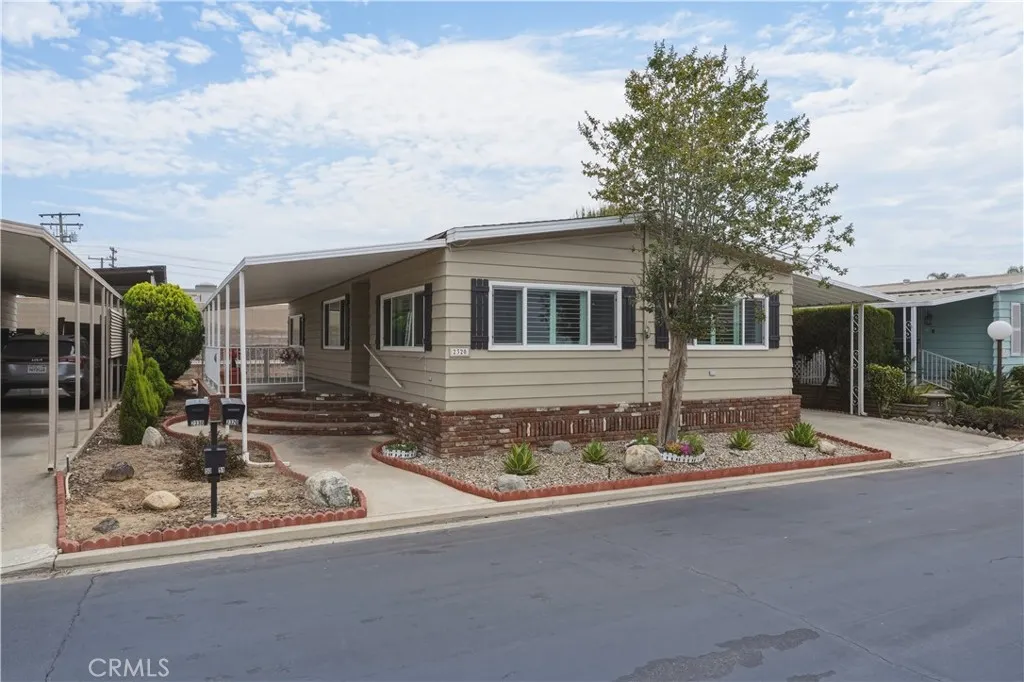 2320 Lake Glen #51