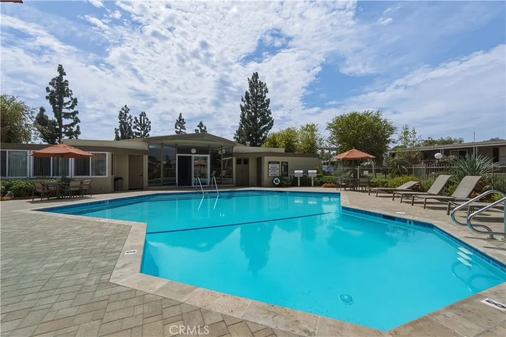 2320 Lake Glen #51