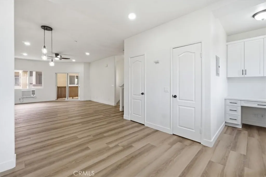 501 N Lark Ellen #H