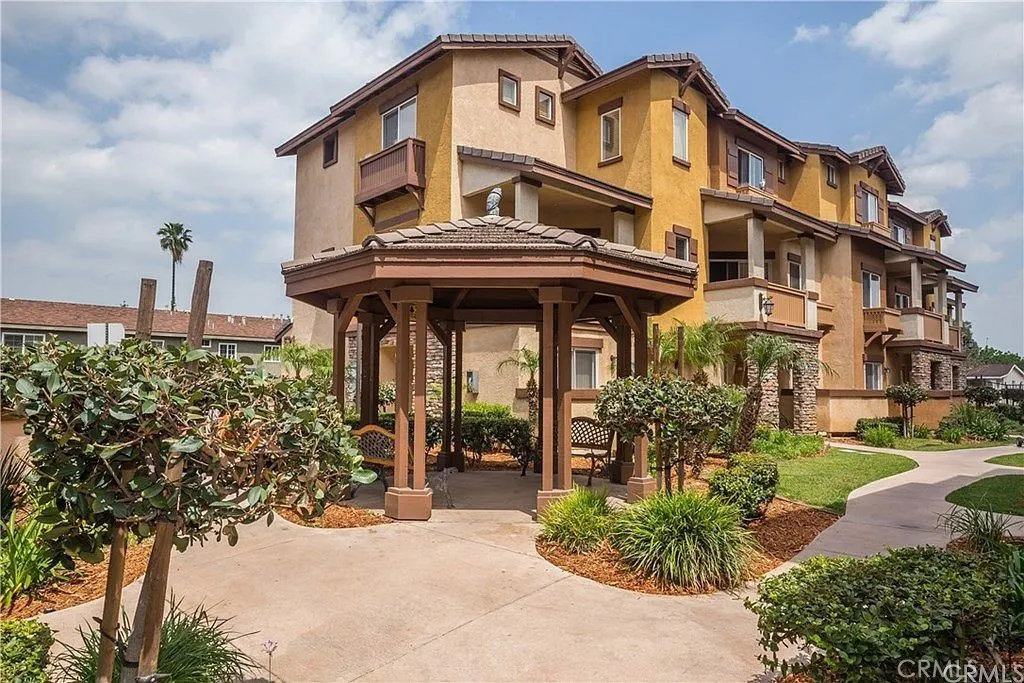 501 N Lark Ellen #H