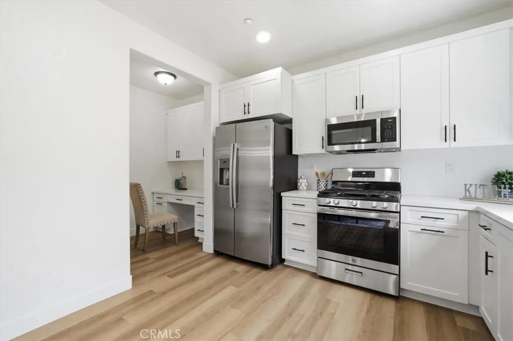511 N Lark Ellen #F
