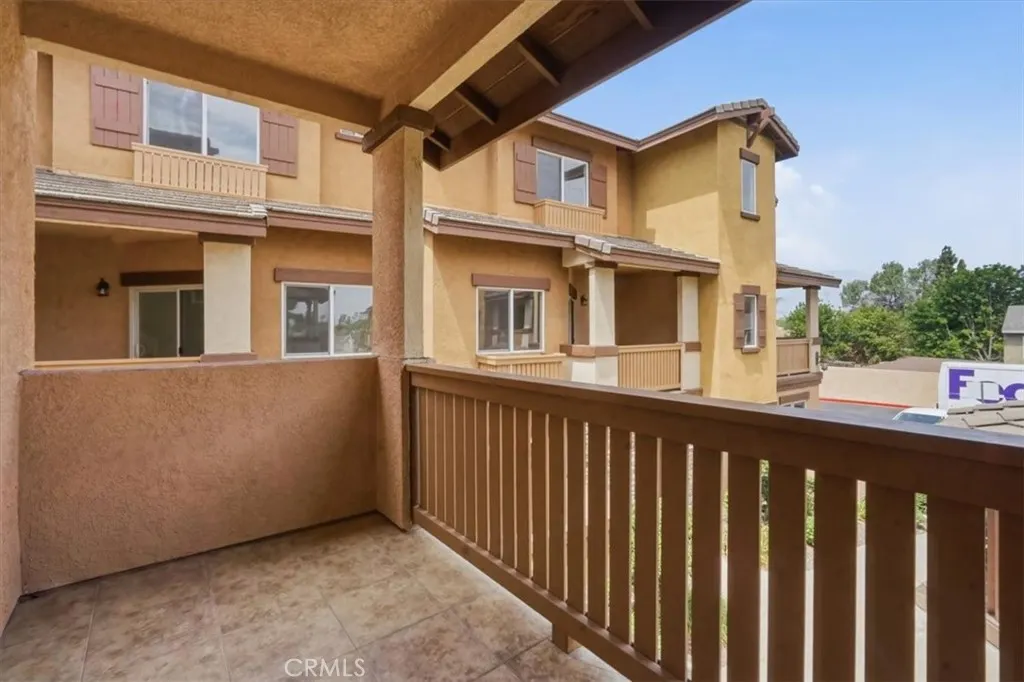 511 N Lark Ellen #F