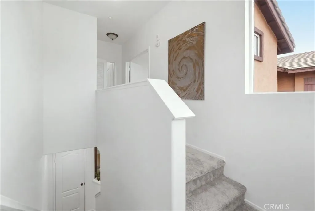511 N Lark Ellen #F