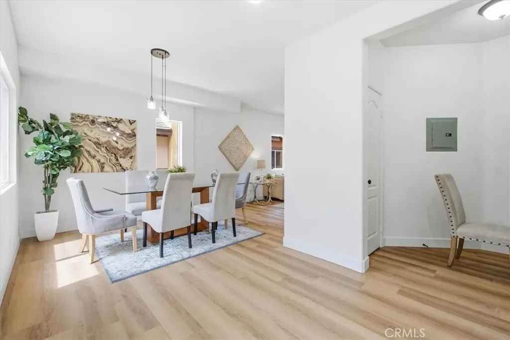 511 N Lark Ellen #F