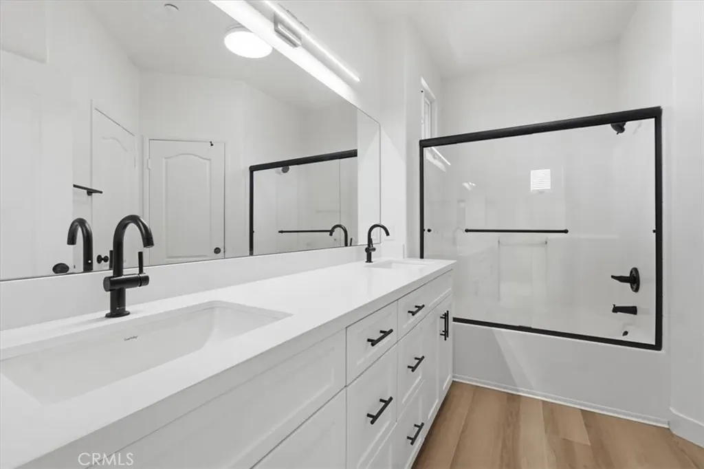 511 N Lark Ellen #F