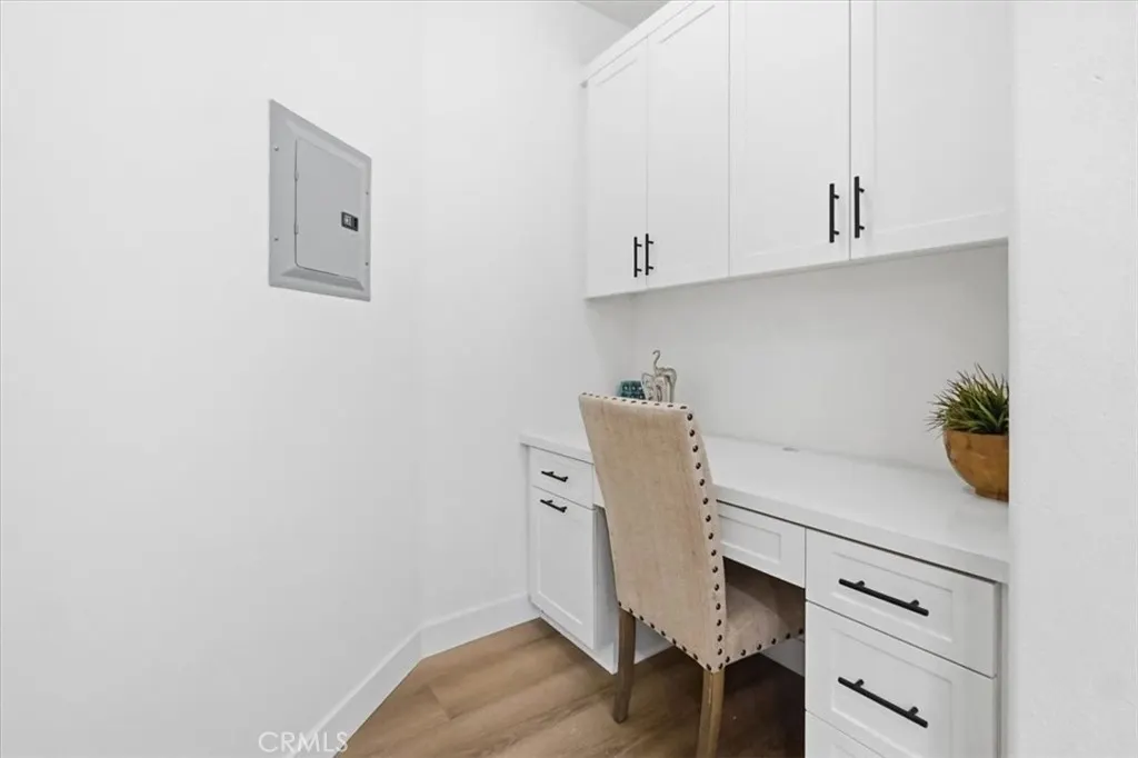 511 N Lark Ellen #F