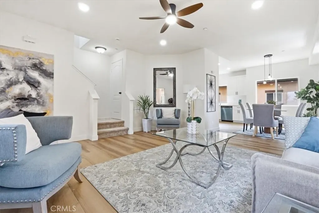 511 N Lark Ellen #F