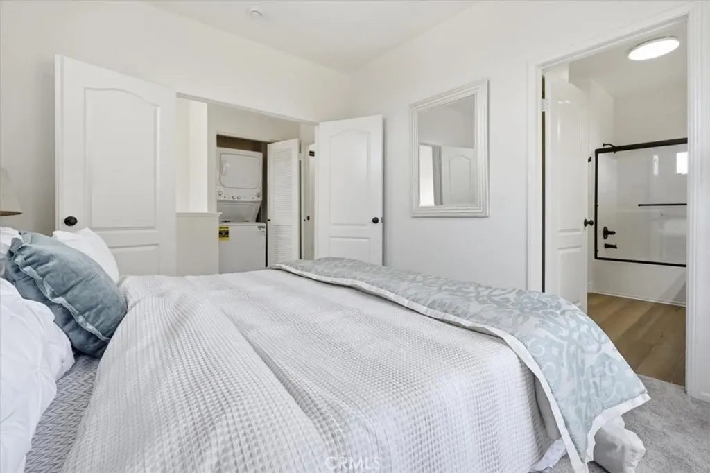 511 N Lark Ellen #F