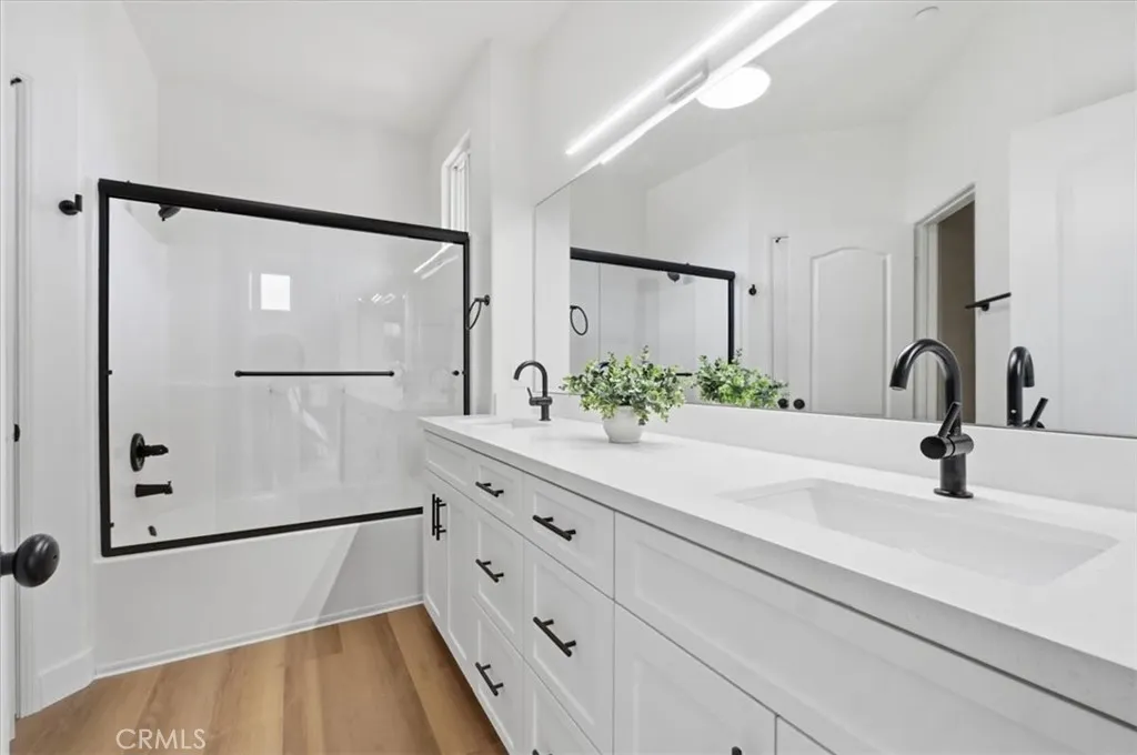 511 N Lark Ellen #F