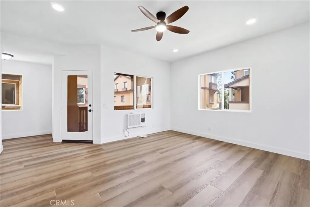 511 N Lark Ellen #G