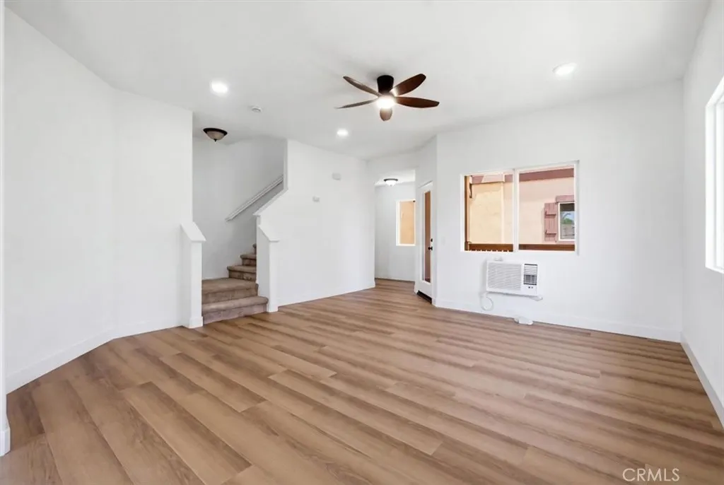511 N Lark Ellen #H