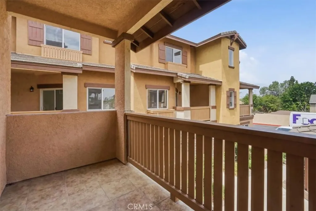 511 N Lark Ellen #H