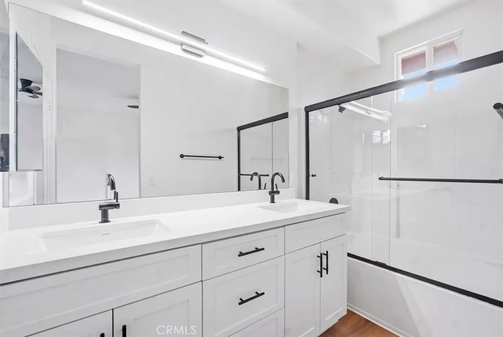 511 N Lark Ellen #H