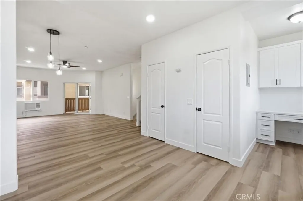 511 N Lark Ellen #H