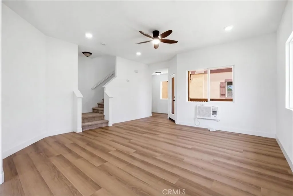 511 N Lark Ellen #H