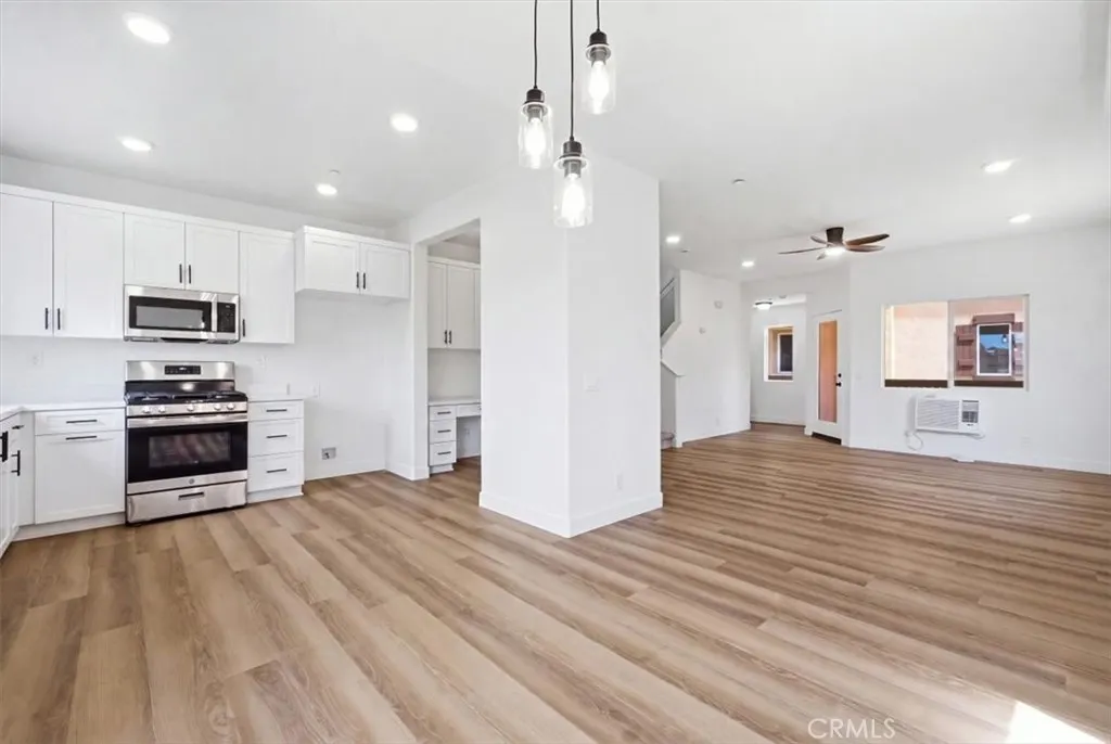 511 N Lark Ellen #J