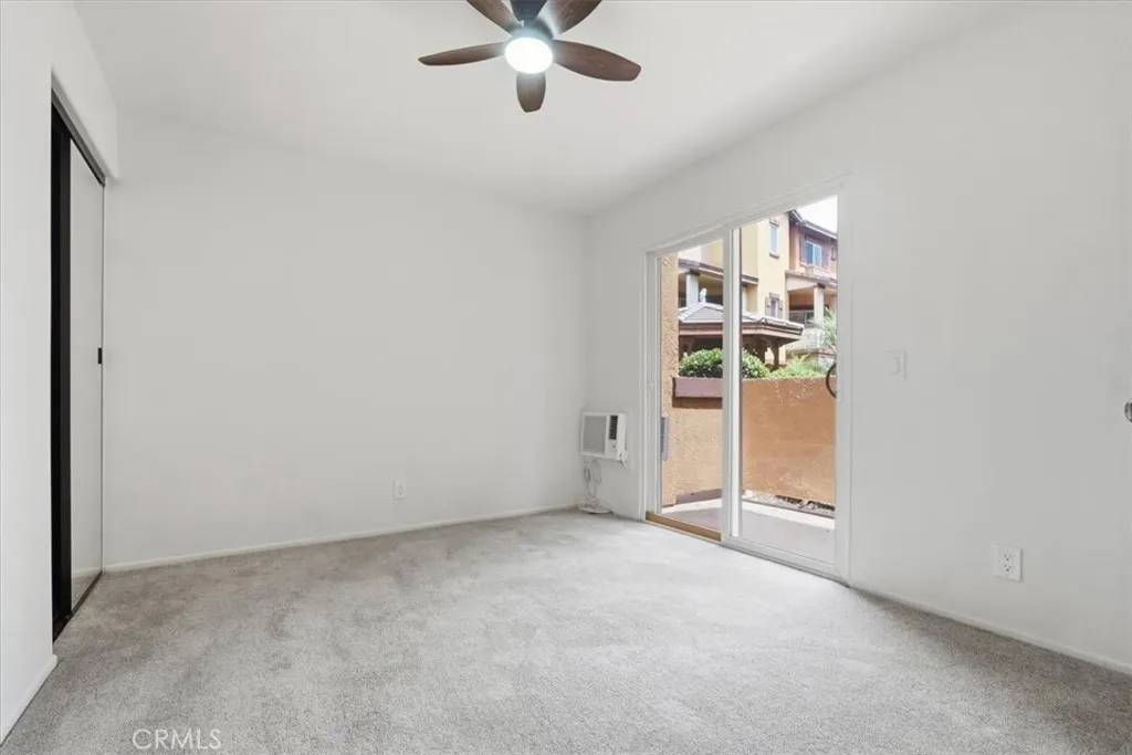 521 N Lark Ellen #B