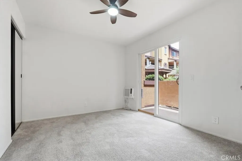 521 N Lark Ellen #D