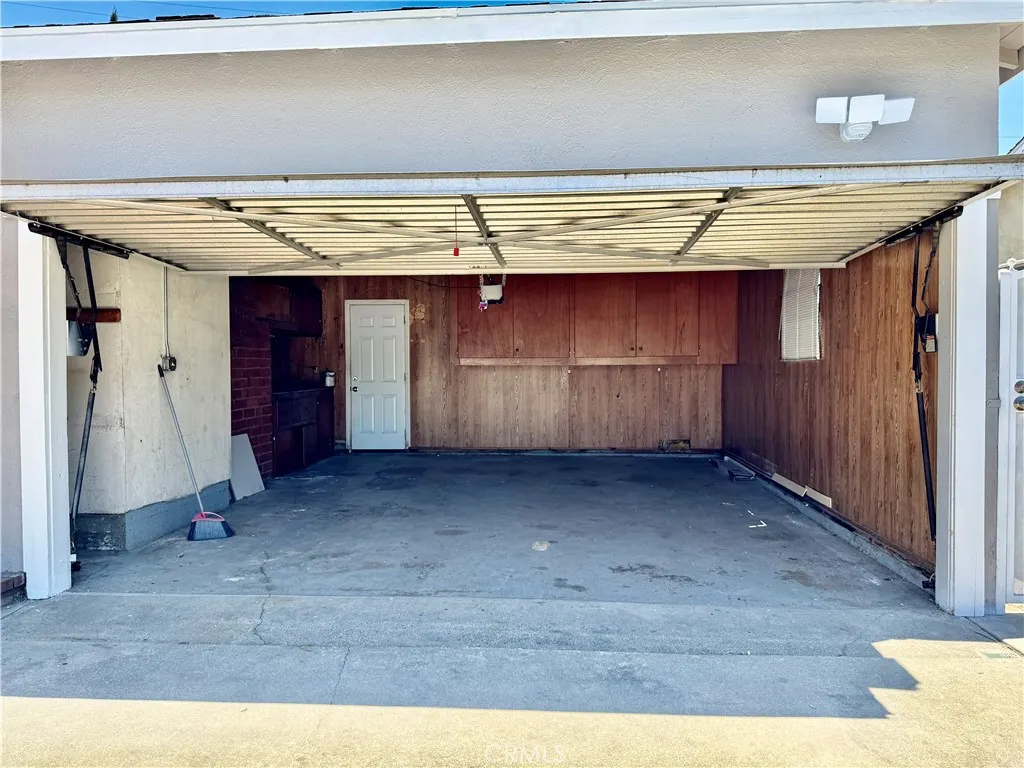 1906 W Kenoak Drive