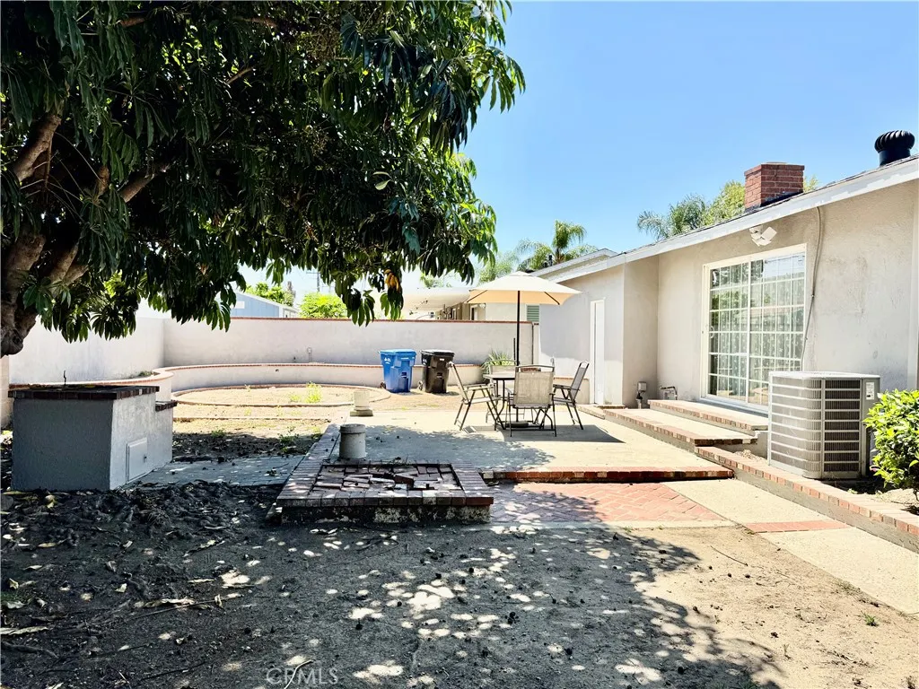 1906 W Kenoak Drive