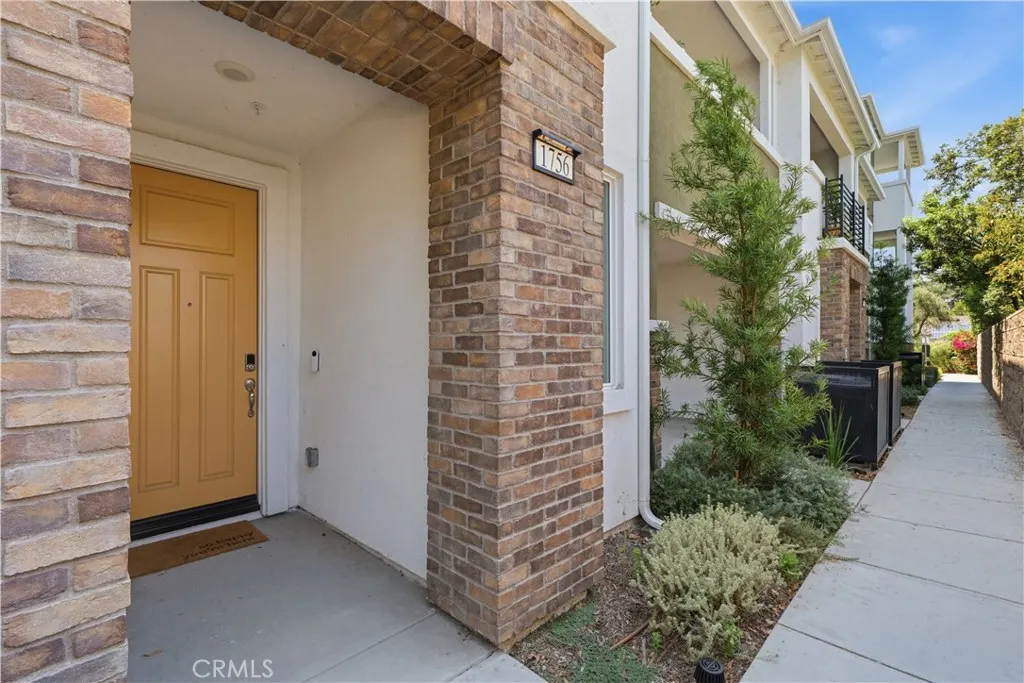1756 Cayton Loop