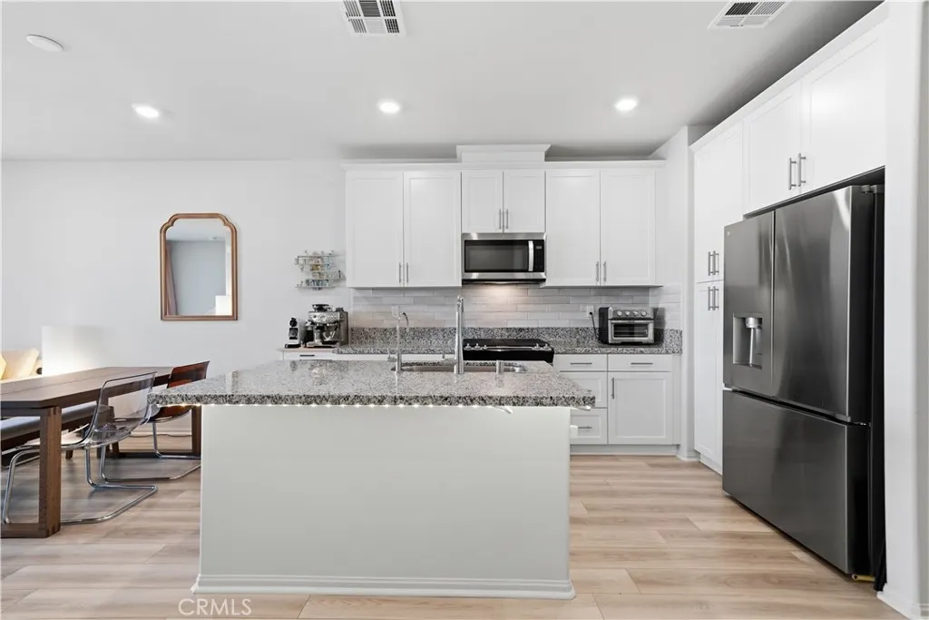 1756 Cayton Loop