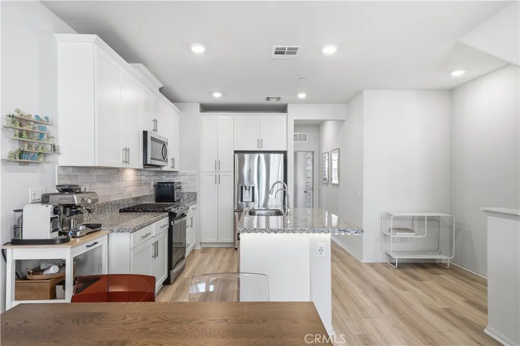 1756 Cayton Loop