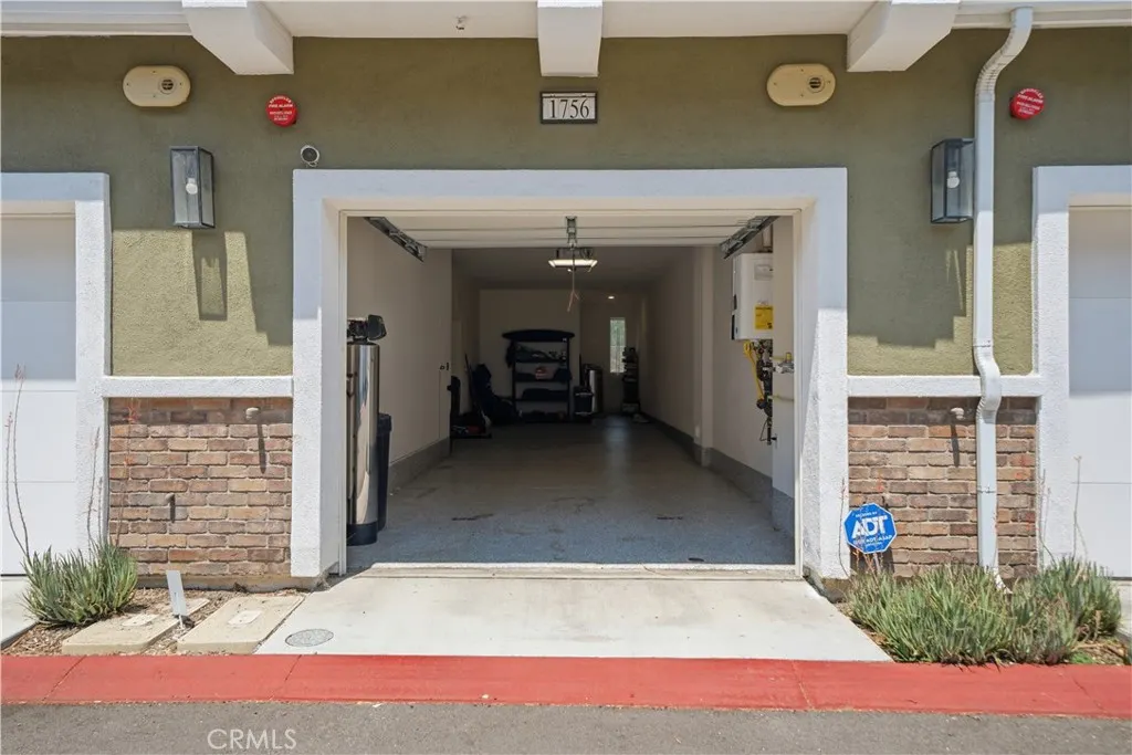 1756 Cayton Loop