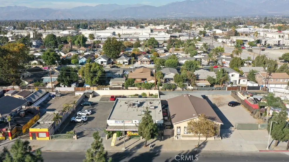 961 E Mission