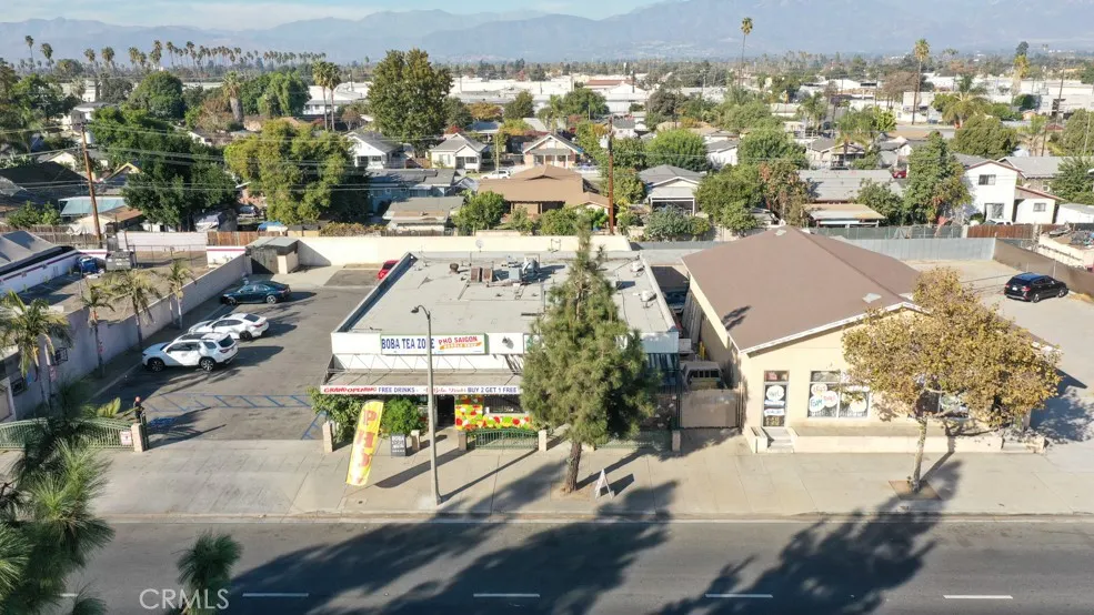961 E Mission