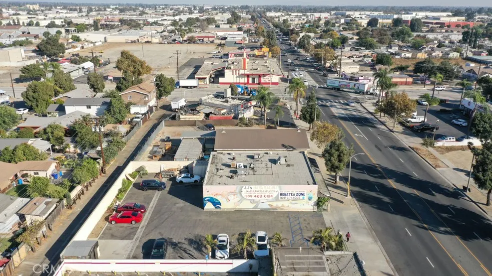 961 E Mission
