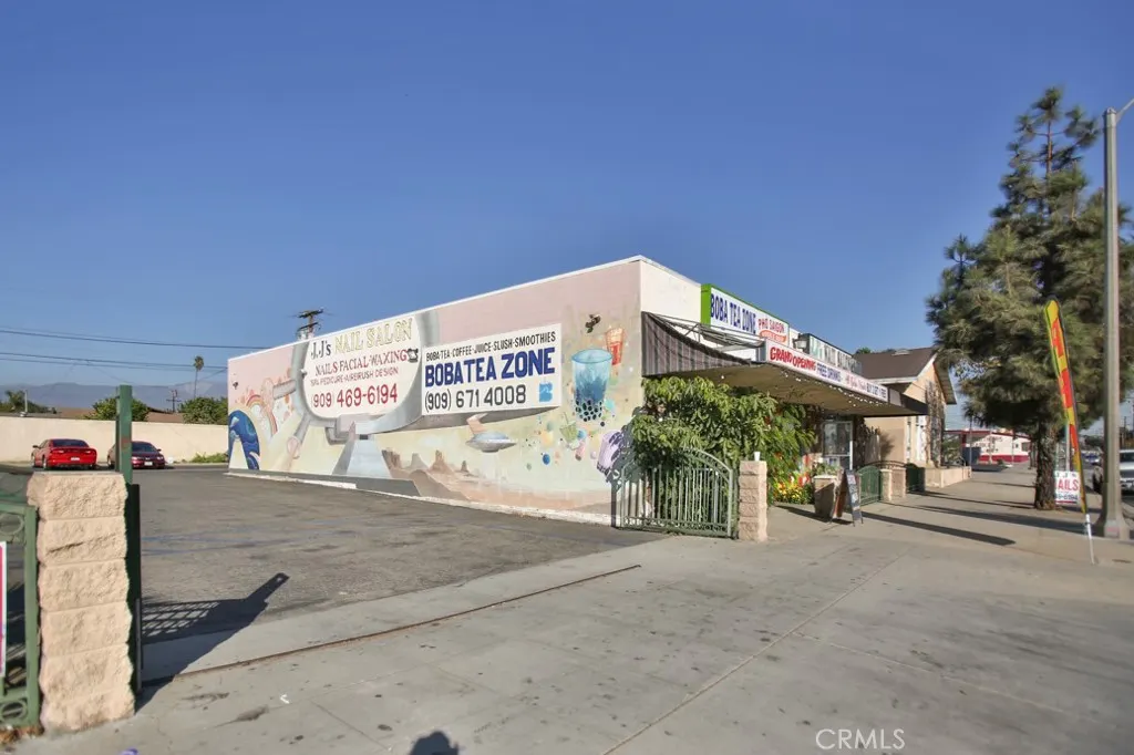 961 E Mission