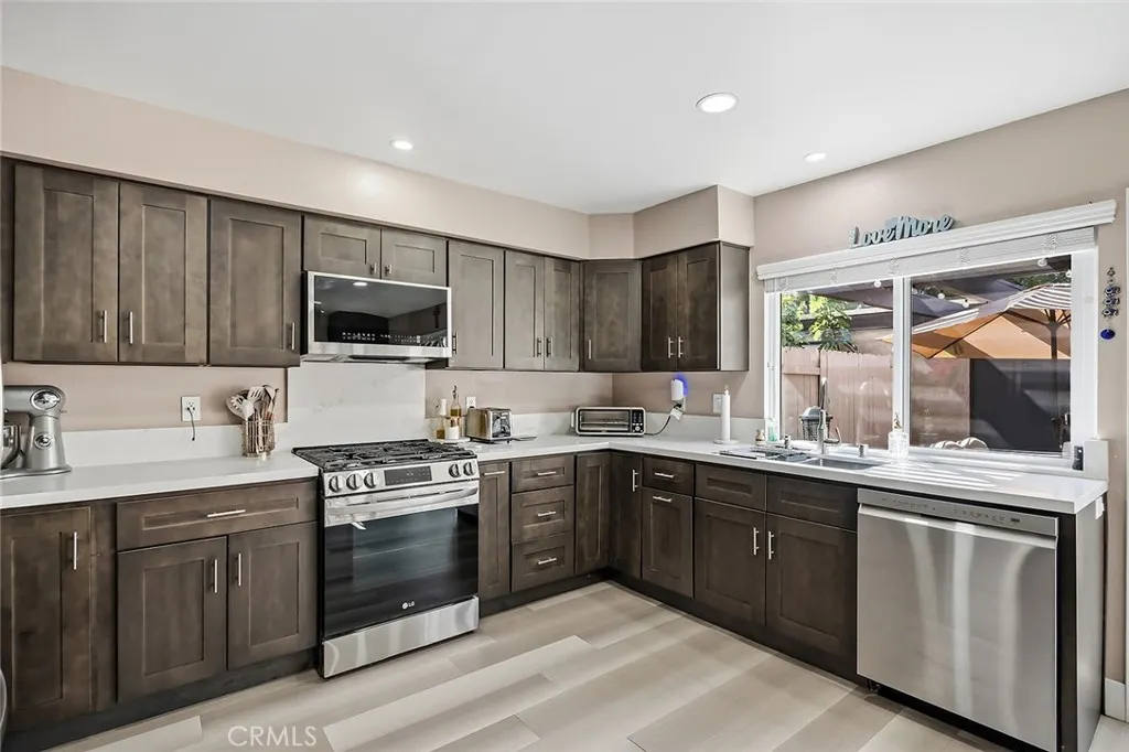 739 Knollwood Lane