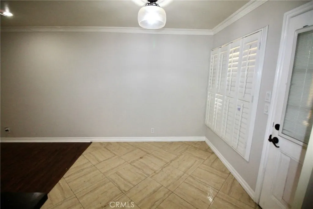 351 Greenberry