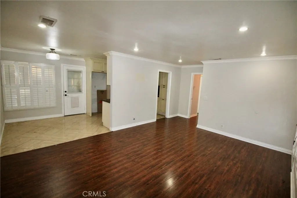 351 Greenberry