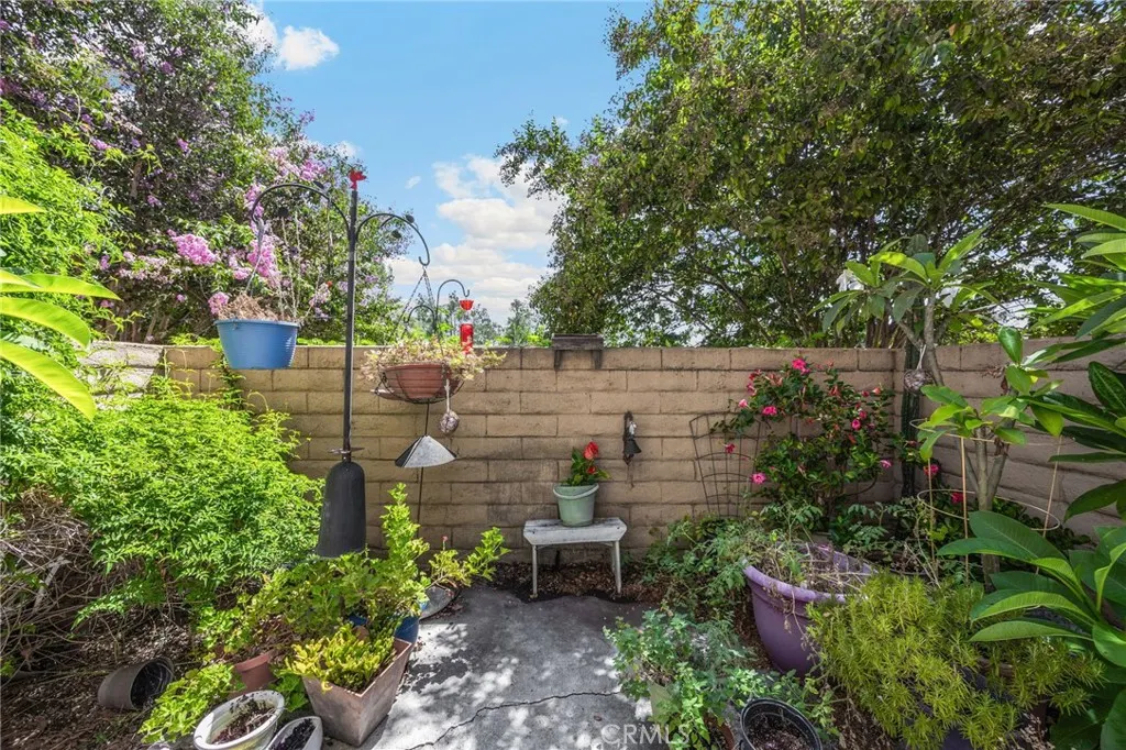 1402 Vista Grande