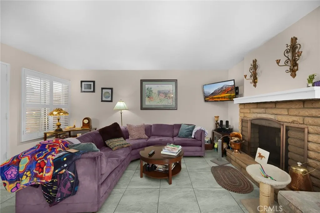 1402 Vista Grande