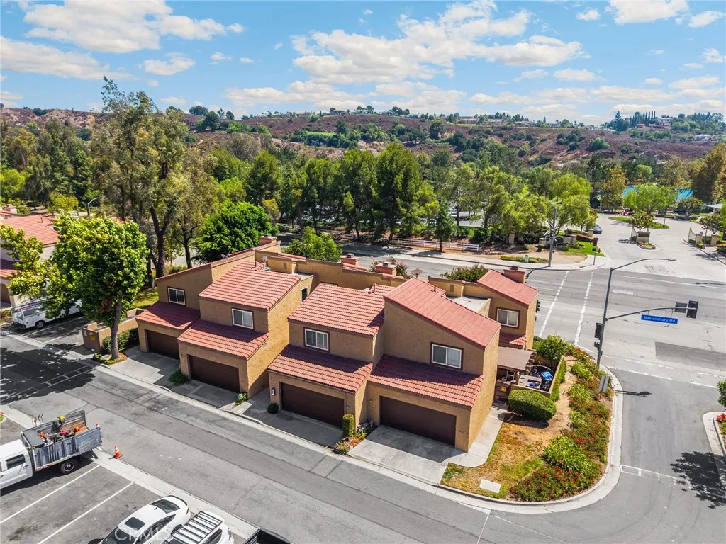 1402 Vista Grande