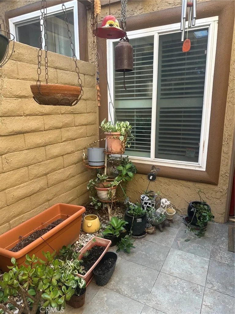 1402 Vista Grande