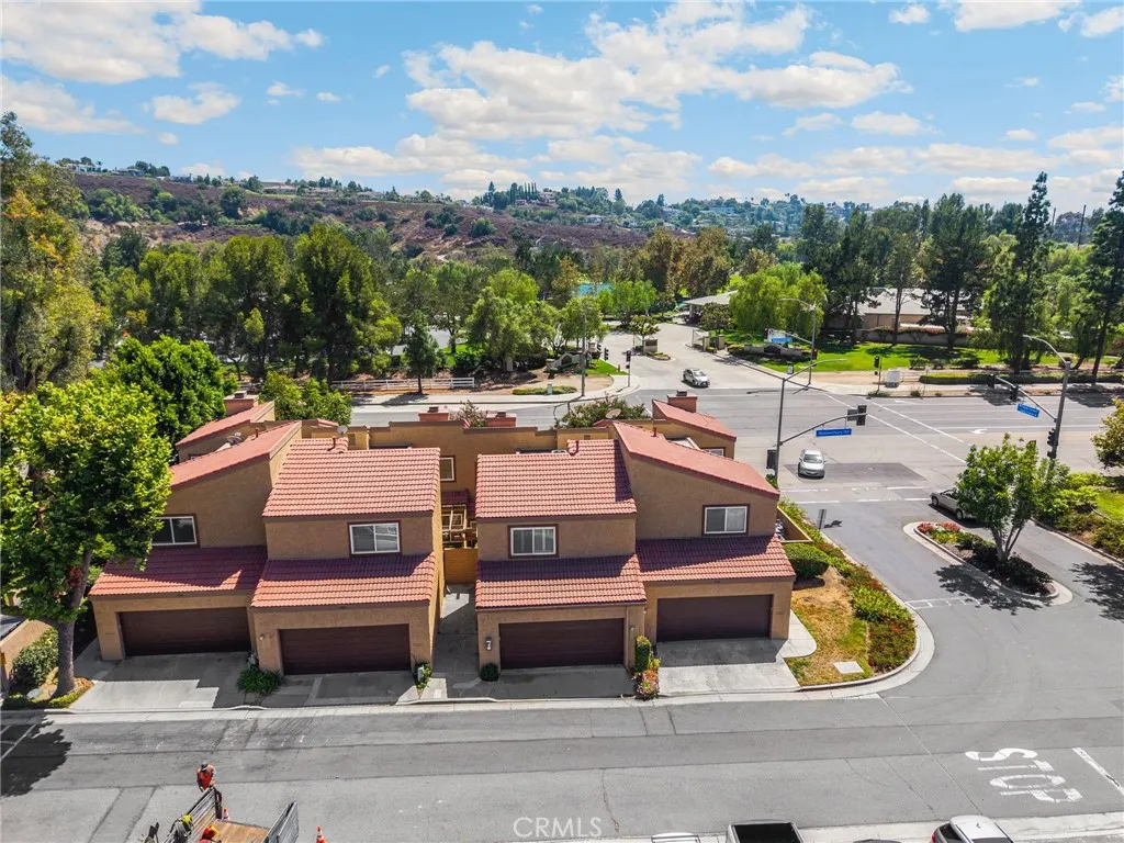 1402 Vista Grande